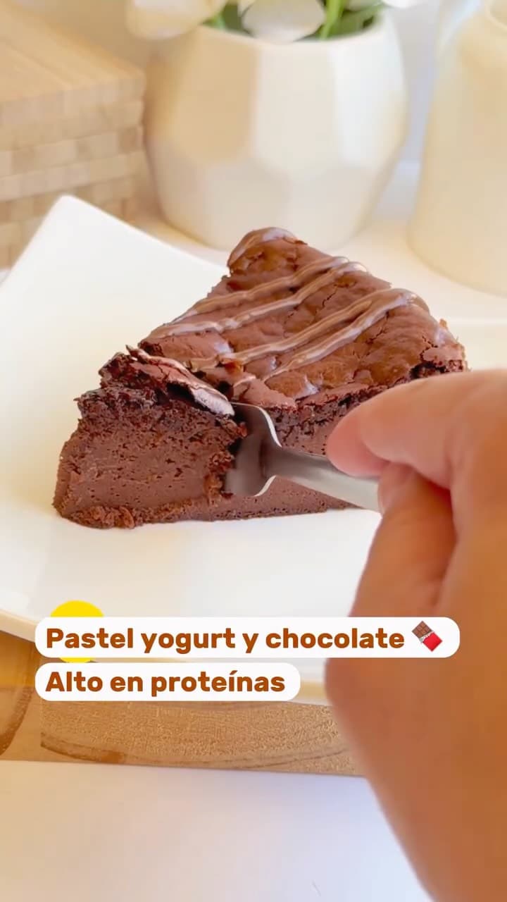 Pastel de yogurt y chocolate